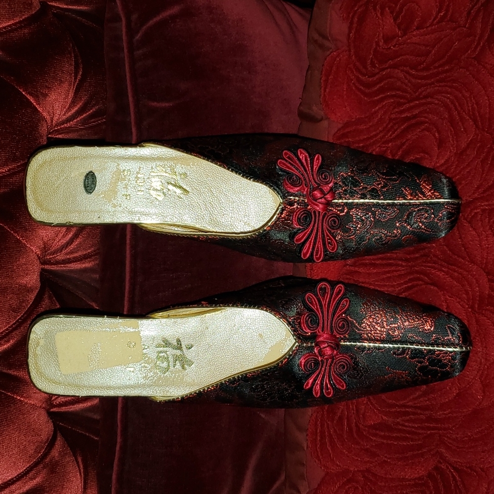 Chinese Style, Woman's Shoe, Size 7 1/2 - Picture 9 of 9